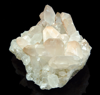 Quartz (Macle), Rosario Mabel claim, Pampa Blanca, Huancavelica, Peru