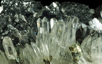 Sphalerite, Quartz - Huanzala mine, Huanuco, Dos De Mayo,  Peru