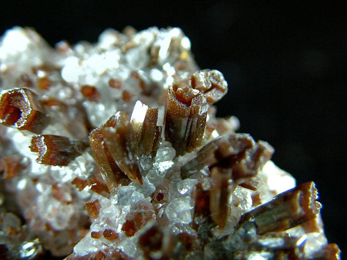 Arsenic-bearing Vanadinite (Endlichite) - Erupcin Mine, Los Lamentos Mts (Sierra de Los Lamentos), Ahumada Municipality, Chihuahua, Mexico