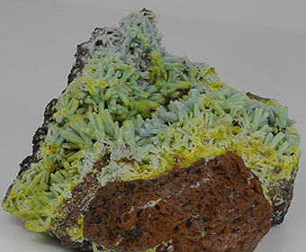 Plumbogummite ps after pyromorphite  and piromorphite - Yangshuo mine - Guangxi Autonomous Region - China