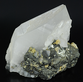 Stannite, quartz, arsenopyrite and muscovite - Yaogangxian Mine - Yaogangxian W-Sn ore field - Yizhang Co. - Chenzhou Pref. - Hunan Prov. - China