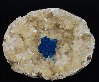 Cavansite and stilbite - Wagholi quarry - Poona distr. - Maharastra state - India