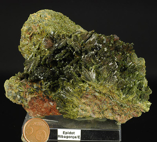 Epidote - Epidote occurrence - Escales reservoir - Ribagora - Huesca - Aragn - Spain