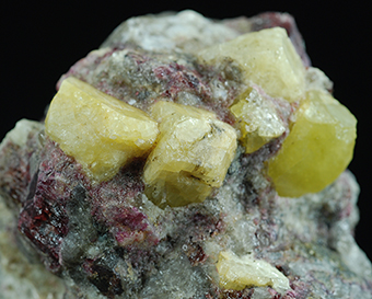 Londonite - Manapa - Betafo Distr. - Vakinankaratra Region  Antananarivo prov. -  Madagascar