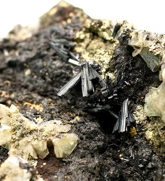 Hutchinsonite, Baryte - Quiruvilca mine, Santiago de Chuco, La Libertad, Peru