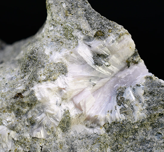 Kimuraite-(Y) - Mitsukoshi,  Hizen-cho,  Higashi-Matsuura-gun, Saga Prefecture,  Kyushu Region,  Japan