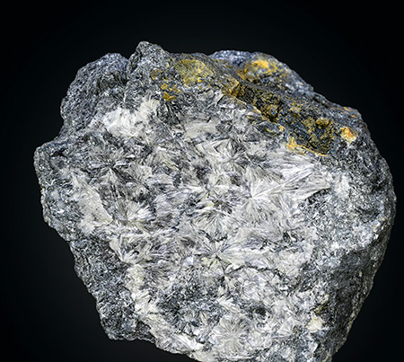 Valentinite - Nov Alexander adit, Kolrsky vrch deposit, Pezinok, Pezinok District, Bratislava Region, Slovakia
