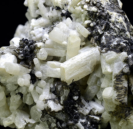 Meionite - Bear Lake, Litchfield, Pontiac RCM, Outaouais, Qubec, Canada