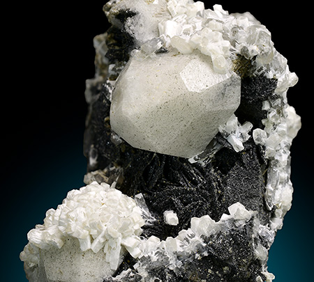 Analcime with Natrolite - Poudrette quarry, Mont Saint-Hilaire, La Valle-du-Richelieu RCM, Montrgie, Qubec, Canada