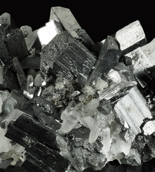 Ferberite and Quartz - Huayllapon mine, Pasto Bueno, Ancash, Peru