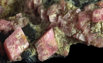 Rhodochrosite, Sphalerite - Pachapaqui district, Bolognesi, ncash, Per
