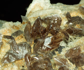 Axinite, Byssolite - Bourg d'Oisans, Isre, Auvergne-Rhne-Alpes, France
