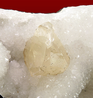4352c_CALC_DANI - Calcite on quartz- Pune District, India