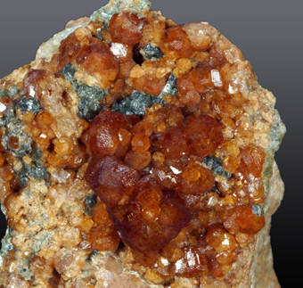 Hessonite var. Garnet - Bellecombe, Aosta Valley, Italy