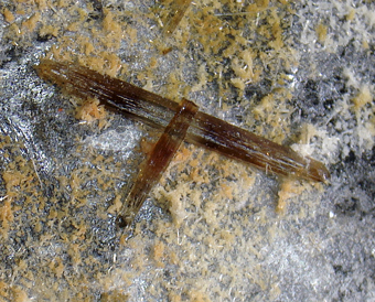 Childrenite, Eosphorite on Quartz - Piau valley, Minas Gerais, Brazil