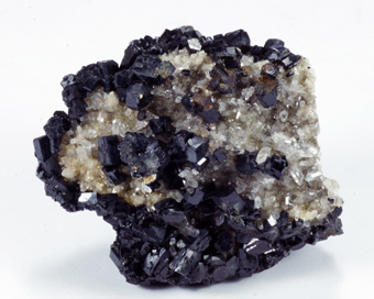 Babingtonite - Grnsjberget, Borlnge, Dalarna, Sweden