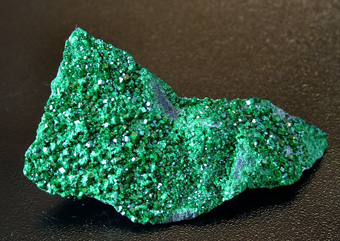 Uvarovite - Saranovskii Mine (Saranovskoe), Saranovskaya Village (Sarany), Gornozavodskii area, Permskaya Oblast', Middle Urals, Urals Region, Russia