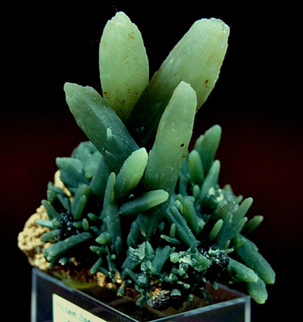 Prase Quartz with Hematite - Serifos Island (Seriphos), Cyclade Islands (Cyclades; Kikladhes; Nomos Kikladhon), Kykldes Prefecture, Aegean Islands Department (Aiyaon), Greece