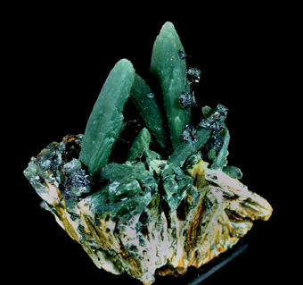 Prase Quartz with Hematite var. Iron Rose - Serifos Island (Seriphos), Cyclade Islands (Cyclades; Kikladhes; Nomos Kikladhon), Kykldes Prefecture, Aegean Islands Department (Aiyaon), Greece