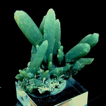 Prase Quartz with Hematite - Serifos Island (Seriphos), Cyclade Islands (Cyclades; Kikladhes; Nomos Kikladhon), Kykldes Prefecture, Aegean Islands Department (Aiyaon), Greece