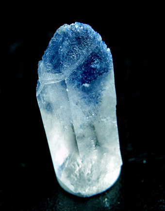 Quartz with Dumortierite's inclusions - Vaca Morta quarry, Serra da Vereda, Boquira, Bahia, Brazil