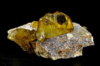 Baryte - Cerro Warihuyn (Huarihuyn), Miraflores, Huamales Province, Hunuco Department, Peru