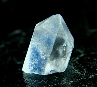 BALD0565 - Quartz with Dumortierite's inclusions - Vaca Morta quarry, Serra da Vereda, Boquira, Bahia, Brazil