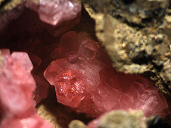 Rhodochrosite - El Potos� Mine, Santa Eulaia, Chihuahua, Mexico