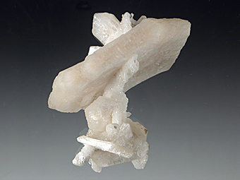 Stilbite, Quartz var. Chalcedony - Pune District, Jalgaon, Maharashtra, India