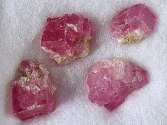 Rhodochrosite - Huayllapon mine, Pasto Bueno, Ancash, Peru