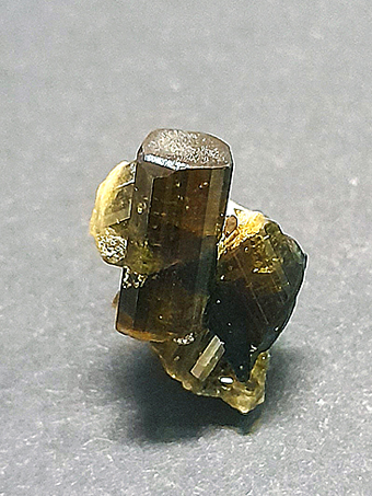 Vesuvianite - Bellecombe, Aosta, Valle D'Aosta.