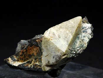 Scheelite, Traversella Mine, Chiusella Valley, Province of Torino, Piedmont, Italy