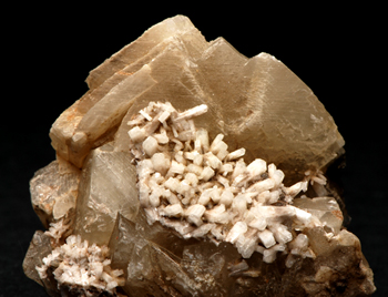 Edingtonite on calcite - Ice River - British Columbia - Canada