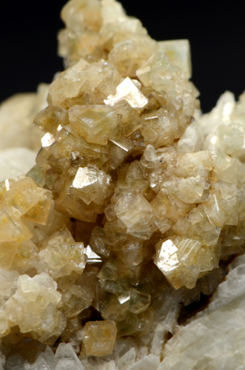 Kosnarite - Jenipapo District, Itinga, Minas Gerais, Brazil