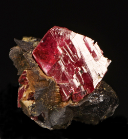 Pyroxmangite - Taguchi mine, Shidara-cho, Kita-Shidara-gun, Aichi Prefecture, Chubu Region, Honshu Island, Japan