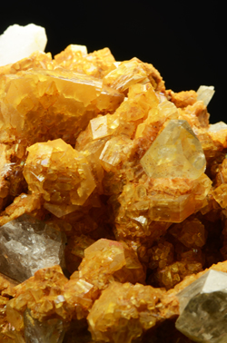 Magnesite, Quartz - Dosso dei Cristalli, Val Malenco, Sondrio, Lombardia, Italy