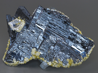 Ferberite, fluorapatite and muscovite -Panasqueira mine - Couto Mineiro da Panasqueira - Panasqueira - Covilh - Castelo Branco distr. - Portugal