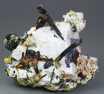 Niobophyllite, orthoclase and aegirine - Mount Malosa - Zomba Distr. - Malawi