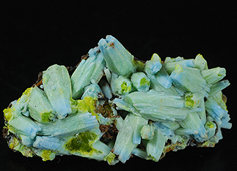 Plumbogummite over pyromorphite - Yangshuo mine - Yangshuo Co. - Guilin pref. - Guangxi Zhuang Autonomous Region - China