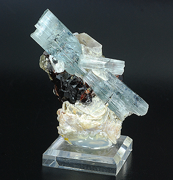 Beryl var. acquamarin, spessartine garnet and muscovite - Skardu - Skardu distr. - Baltistan - Gilgit-Baltistan (Northern Areas) - Pakistan