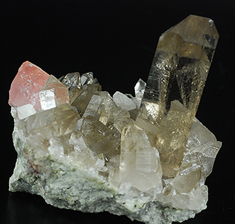 Pink fluorite and smoky quartz - Leschaux glacier - Mont Blanc Massif - Chamonix - Haute-Savoie - Rhne-Alpes - France