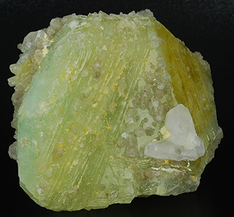 Datolite and calcite - 2nd Sovietskii mine - Dal'negorsk -Primorskiy Kray - Far-Eastern Region - Russia