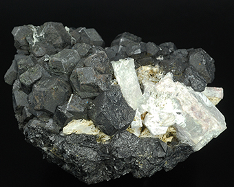 Schorlomite and nepheline - Jebel Bou-Agrao - Tamazeght Mountain Range - Khnifra prov. - Mekns-Tafilalet Region - Morocco