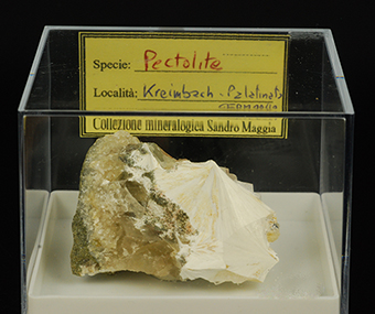Pectolite - Andesite quarry - Kreimbach-Kaulbach - Lauterecken-Wolfstein - Kusel Distr. - Rhineland-Palatinate - Germany