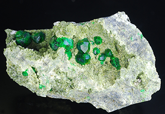Demantoid grenat (var. of andradite) - Belqeys Mountain - Takab County - West Azerbaijan Prov. - Iran