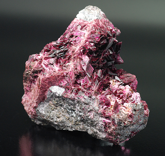 Erythrite and cobaltkoritnigite - Aghbar mine - Bou Azzer distr. - Tazenakht - Ourzazate prov. - Souss-Massa-Draa reg. - Morocco