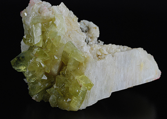 Brazilianite over orthoclase - Telrio claim - Linpolis - Divino das Laranjeiras - Doce valley - Minas Gerais - Southeast reg. - Brazil