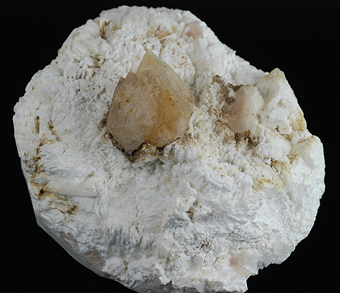 Powellite over laumontite - Ahmednagar distr. - Maharastra State - India