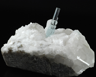 Beryl var. aquamarine, cleavelandite, quartz and schorl - Skardu - Skardu distr. - Baltistan - Northern Areas - Pakistan