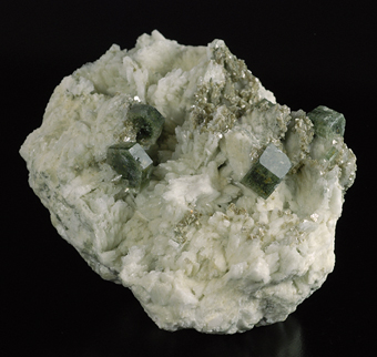 Apatite-(CaF) on albite with muscovite - Sapo mine - Conselheiro Pena - Minas Gerais - Brazil